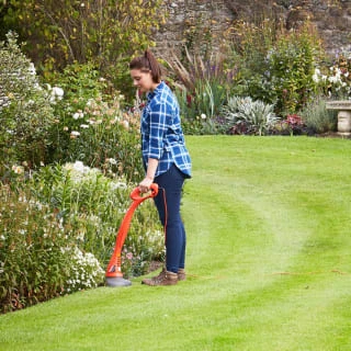 Flymo Chevron 32 Lawnmower + Mini Trim - Image 3