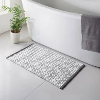 B&M Diamond Woven Bath Mat - Grey