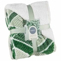 B&M Simply Geo Waffle Throw - Green