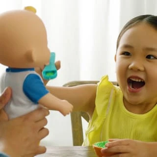 CoComelon Deluxe Interactive JJ Doll - Image 15